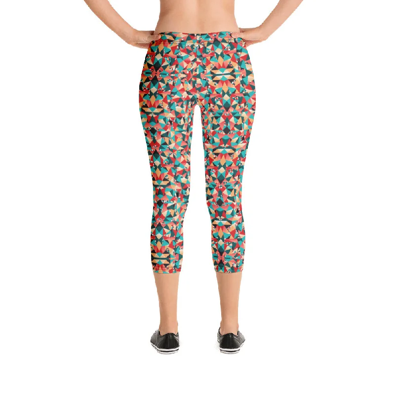 Red Geometric Women's Capri Leggings, Colorful Sexy Workout Ladies Capris Tights-Made in USA/EU/MX Comfortable Zip-Up Leggings