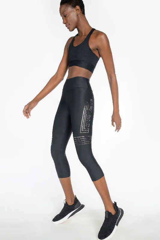 Icon Graphic Capri Leggings Fashionable Printed Leggings