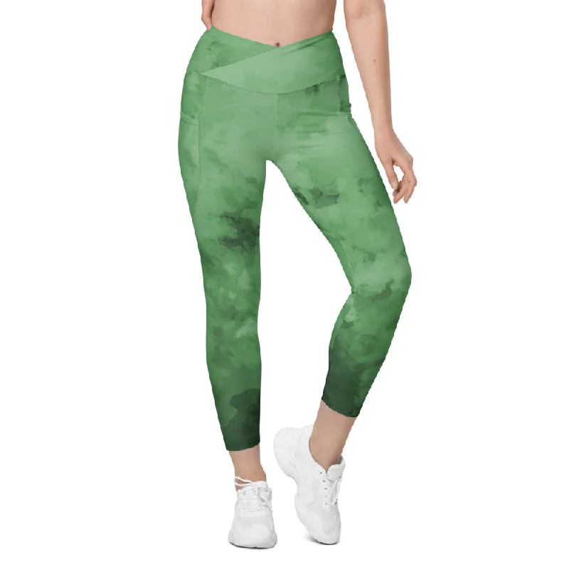 Grass Green Crossover Women's Leggings, Best Women's Crossover Leggings With Pockets For Ladies - Made in USA/EU/MX Comfortable Capri-Length Leggings