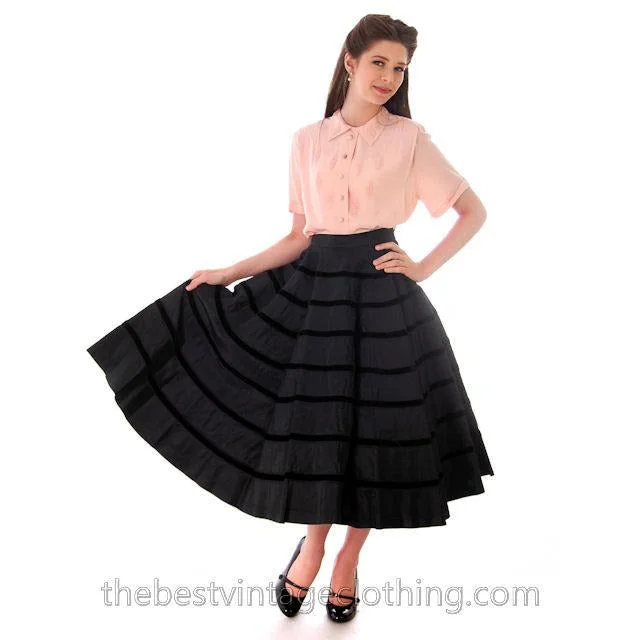 Vintage Circle Skirt Black Taffeta  Velvet Concentric Circles 1940s Smart Set Small cashmere skirt plush