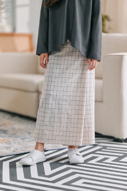 The Caya Bintang Folded Skirt - Good Champagne Checked denim skirt stylish