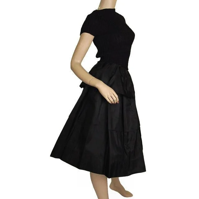 Vintage Womens Full Skirt 3 Tier  Ruffled  Black Taffeta 1940S 24" Waist XS slim fit skirt
