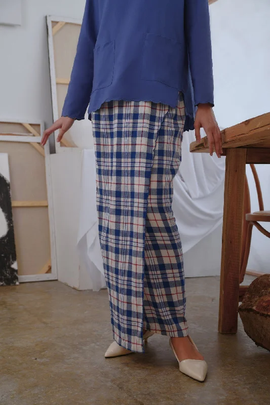 The Seniman Women Scallop Skirt - Fusion Checked denim skirt stylish