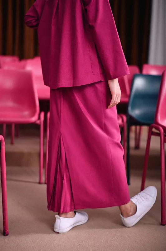 The Dulu Kita Fan Pleats Skirt - Fuchsia relaxed fit skirt