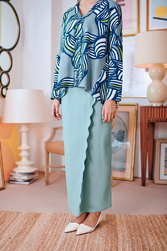 The Narik Women Scallop Folded Skirt - Vegan Green leather skirt bold