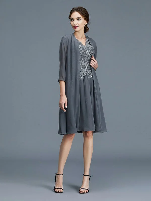 A-Line/Princess V-neck Chiffon Applique Sleeveless Knee-Length Mother of the Bride Dresses TPP0007297