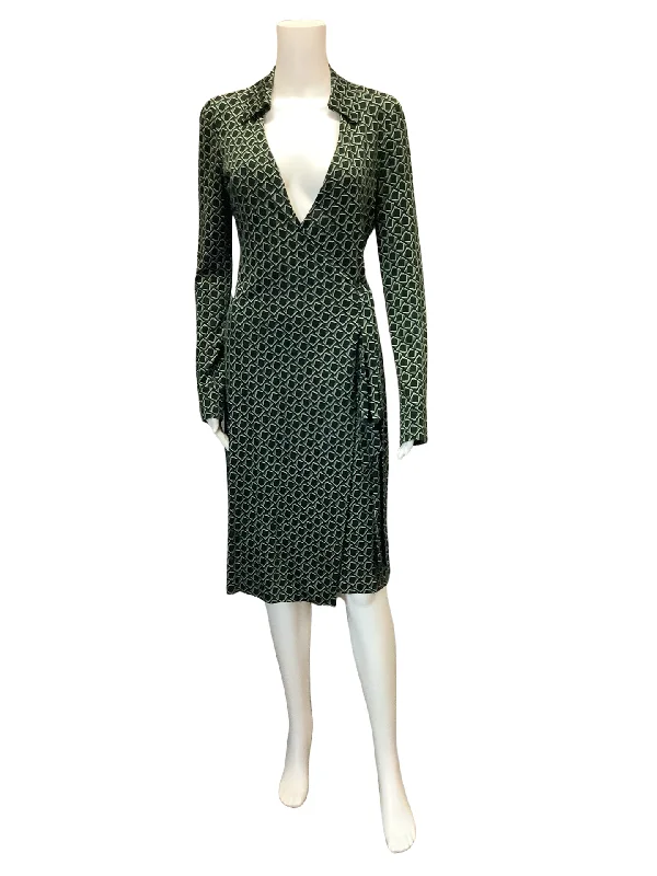 Diane Von Furstenberg Women's Dress Print Vintage Wrap Size: 4